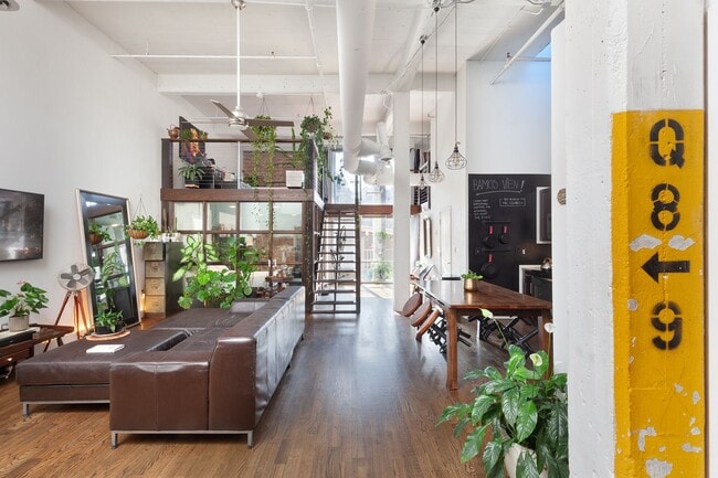 Building Photo - Gorgeous 2/1 Loft Beside ATL BeltLine in V...