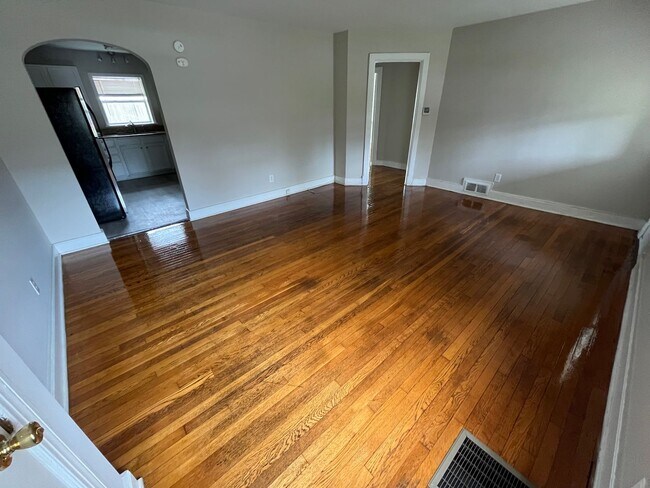 Photo - 3406 Cutshaw Ave Unit Cutshaw A (Down)