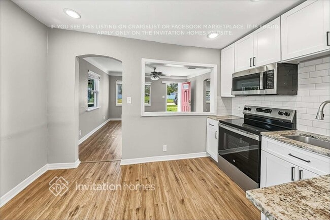 Photo - 833 61st Ave NE