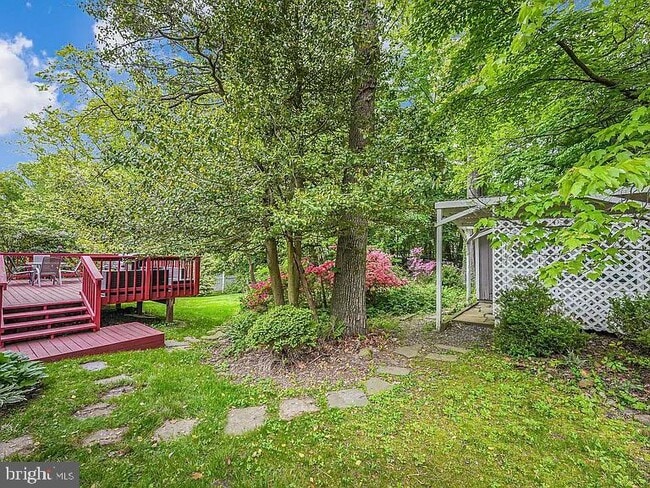 Photo - 2221 Senseney Ln