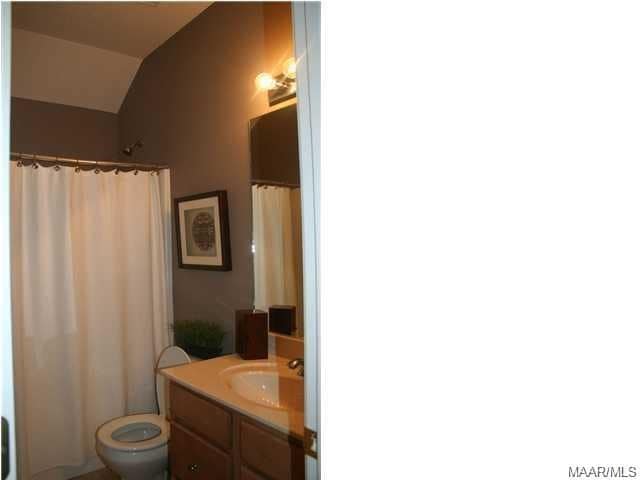 Photo - 568 Glenmede Ln