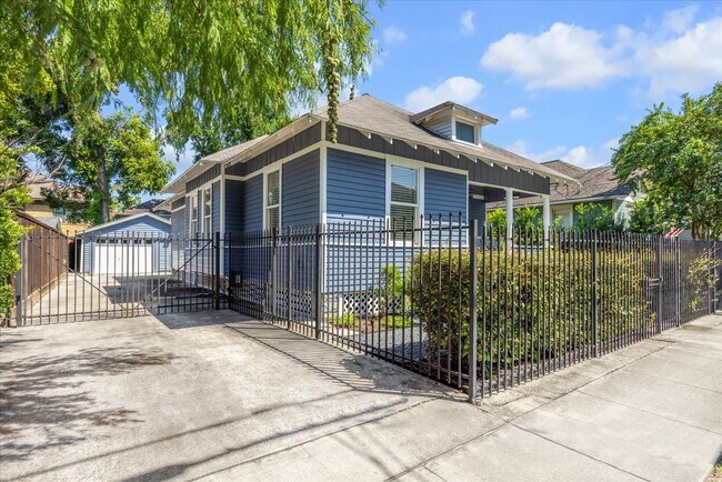 Photo - 2906 Houston Ave