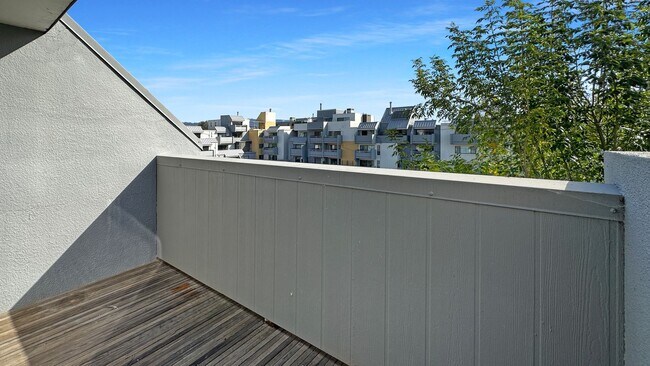 Photo - Waterfront Living in the Heart of Jack London Square Unit 306