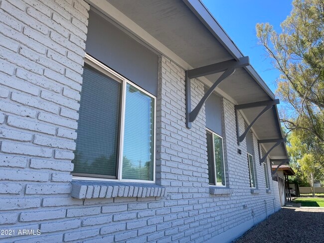 Building Photo - 2025 S Forest Ave Unit 5 Rental