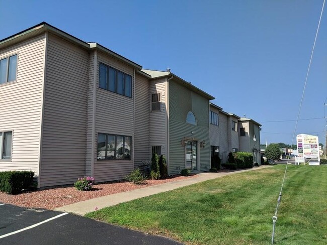 Building Photo - 293 Cowesett Ave Unit 2 Rental