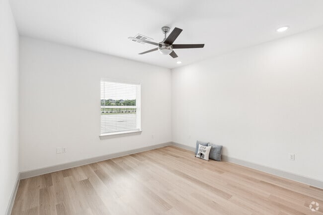2BR, 2BA - 1,129SF - Bedroom