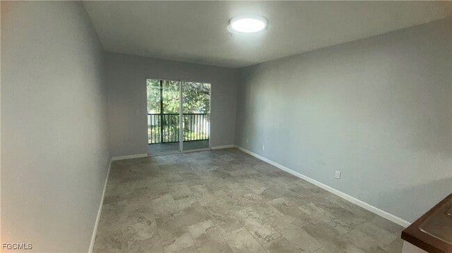 Building Photo - 824 Alderman St Unit 209