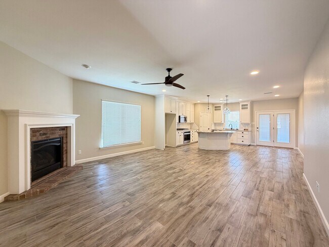 Photo - 1322 Solomon Ln