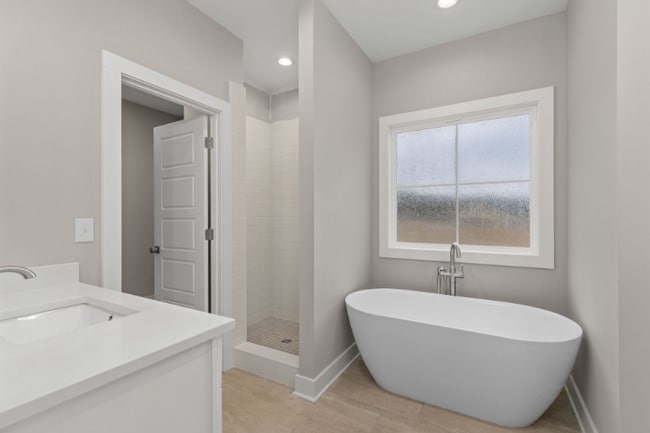 Photo - 219 Bush Rd SE