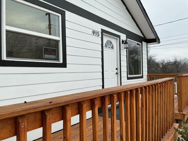 Photo - 915 Shearor St