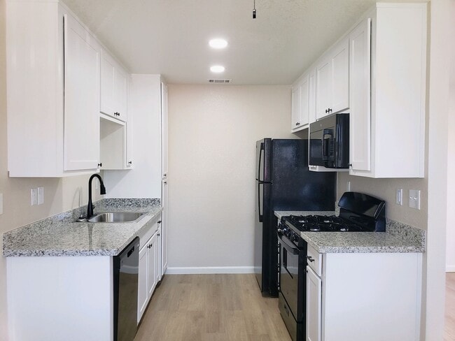 Photo - Manteca Golf and Tennis Villas