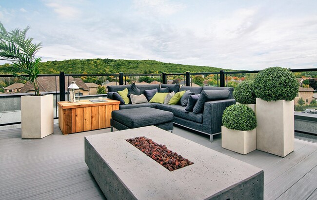 Photo - Aura Rivermead