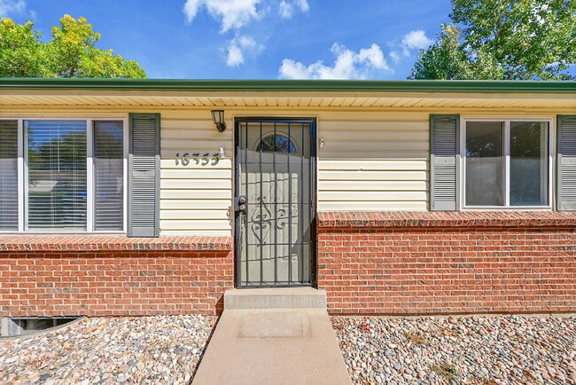 Photo - $2,675 - 4 Bed, 2 Bath Home in Aurora with...