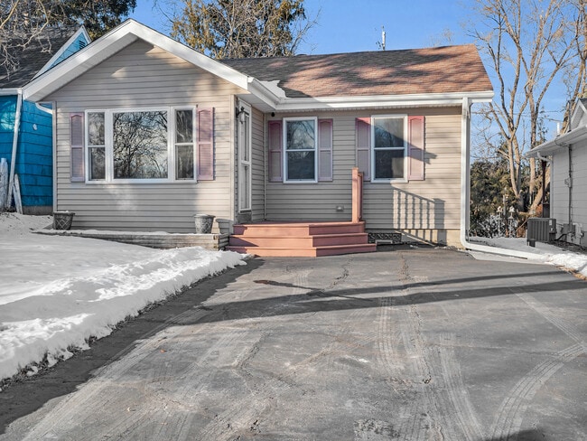 Building Photo - 30132 Moccasin Dr