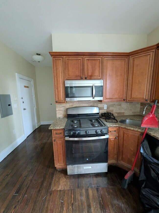 Photo - 150 W 20th St Unit 2