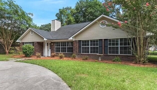 Building Photo - Nicely Renovated Ranch in Richmond Hill with Hard Surface Floors Throughout