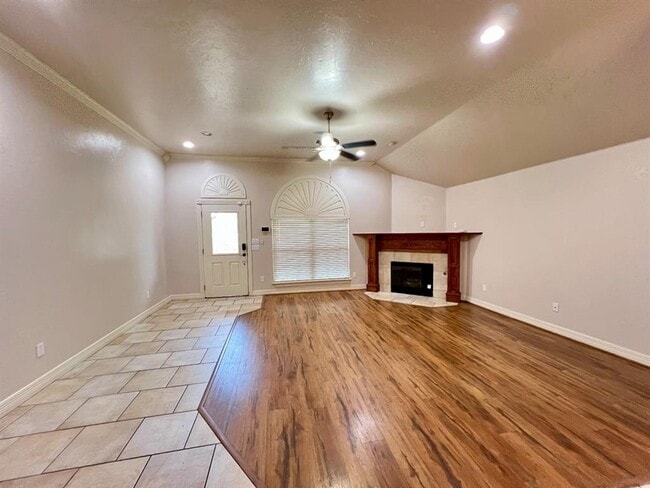 1604 Dorothy Dr