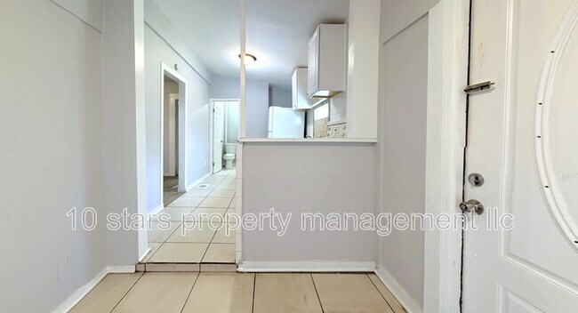 Photo - 706 E Lake Ave