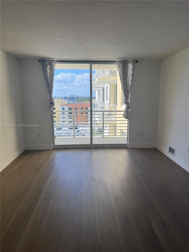 Building Photo - 18800 NE 29th Ave Unit 1027