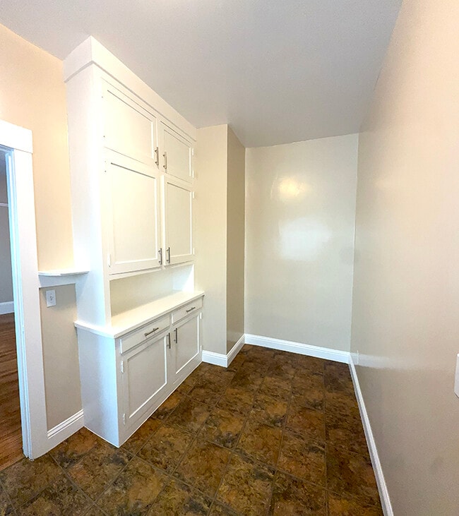 Photo - California Apartments