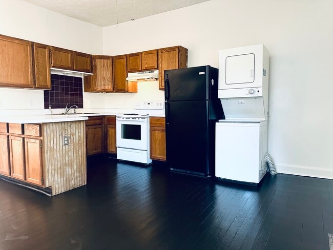 open floor Kitchen - 1105 S Rogers St Unit A
