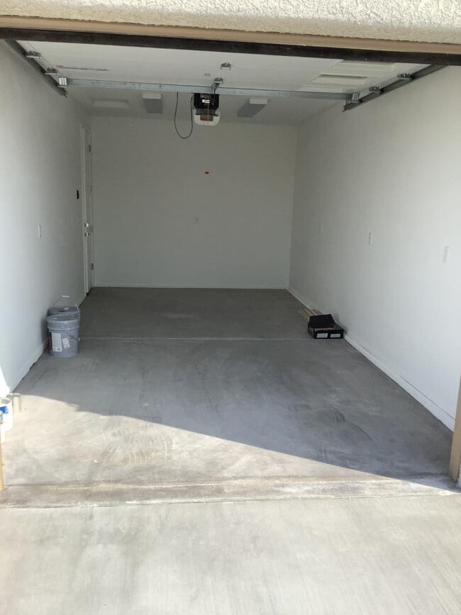 Photo - 2595 McCulloch Blvd N