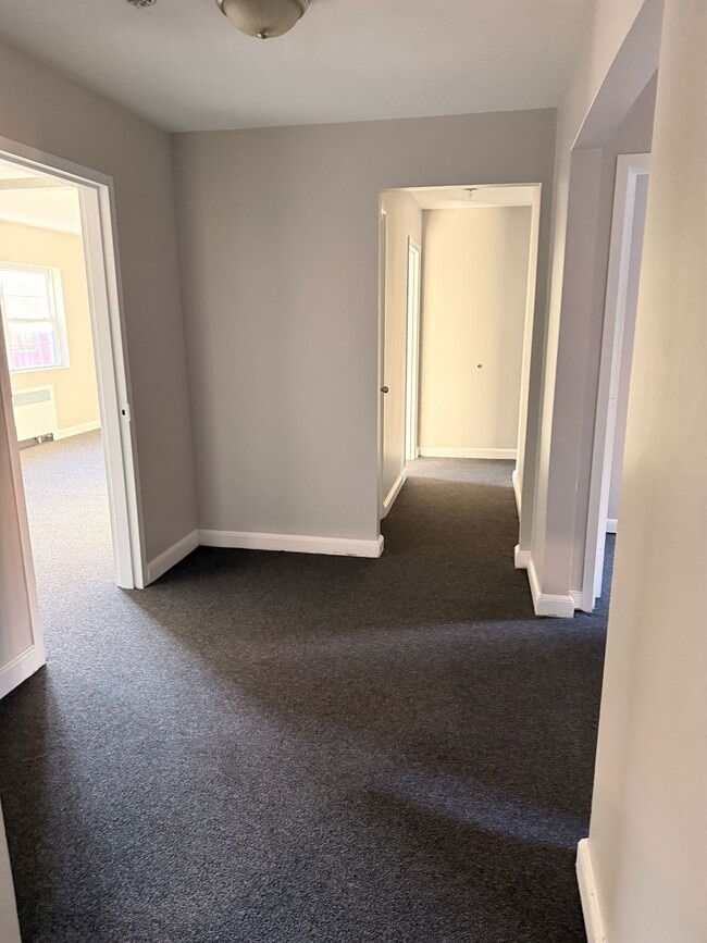 Building Photo - 41 Niles St Unit N2 1a