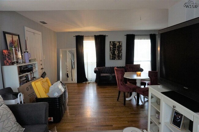 Photo - 1801 Rose St