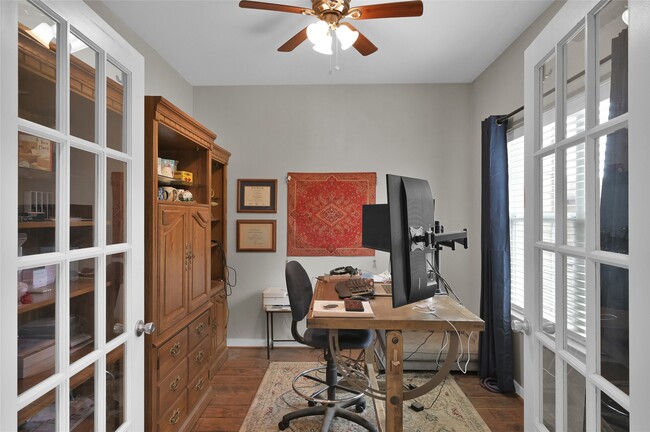 Photo - 592 Mosswood Dr