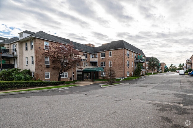 570-596 Broadway - Greentree at Lynbrook