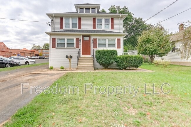 Building Photo - 18 Peck St