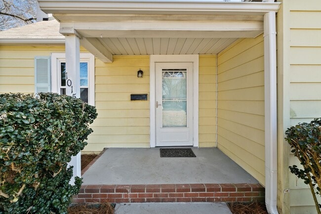 Photo - 1015 Martin St