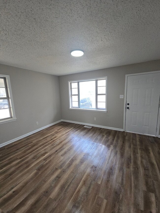 Photo - 134 Young St