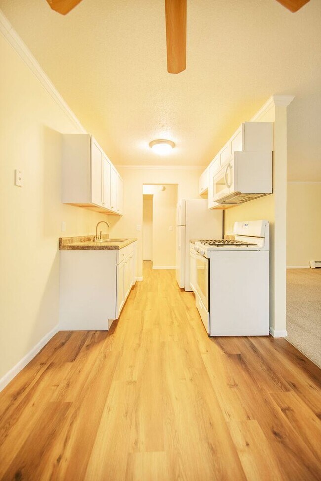 Photo - Bay Pointe Apartments