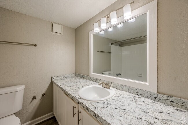 2BR, 2BA - 1,285SF - Bathroom 1