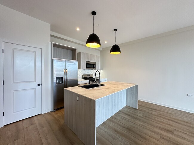 Photo - 6340 W Belmont Ave Unit 703