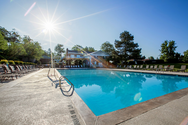 Piscina Olde Montgomery - Olde Montgomery Apartamentos