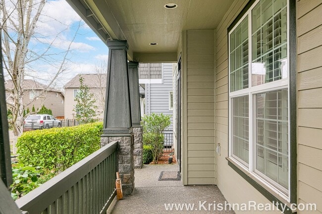 Photo - Beautiful 3 Bedroom | 3.5 Bathroom | Single Family Home | Large Bonus Room | Located In Quiet Ore...