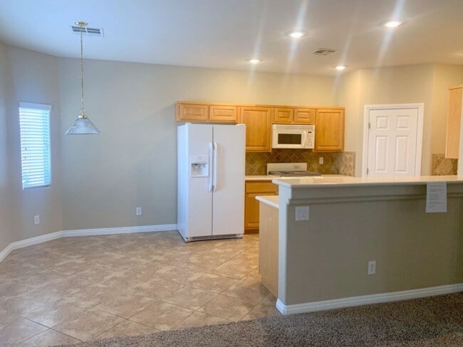 Photo - Beautiful 3 Bedroom Home in Mountains Edge with Pool/Spa