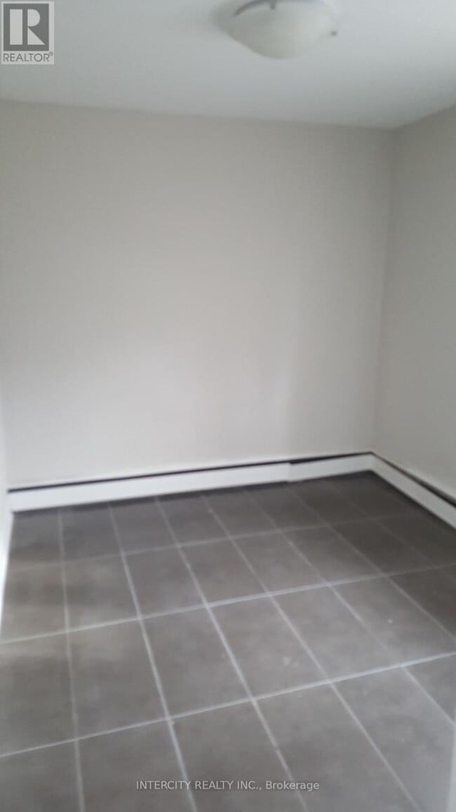 Photo - 14 N Alarton St Unit 8