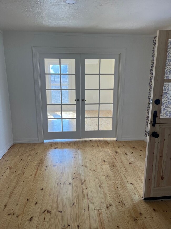 Photo - 1227 Deer Run Rd