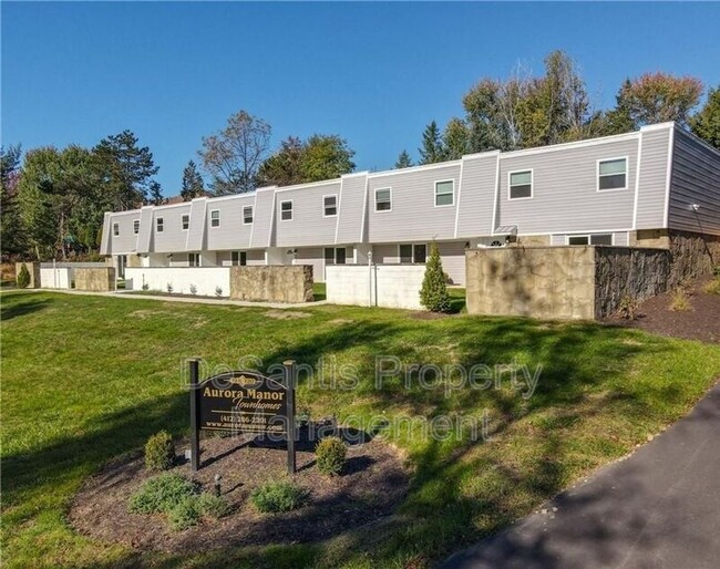Building Photo - 2211 Aurora Dr Rental