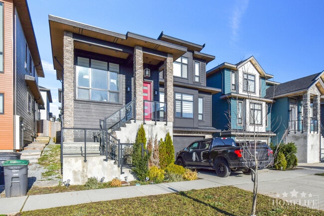 Building Photo - Recently Built 2 Bed, 1 Bath Basement Suite in South Surrey – 700 Sq Ft of Modern Living Near Mor... Unit Basement