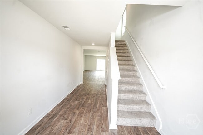 Building Photo - 412 Coconut Dr