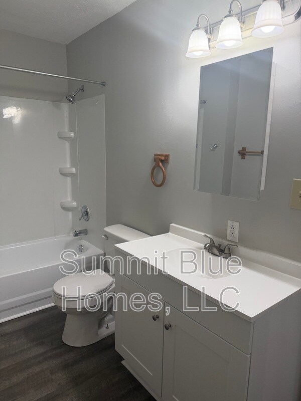 Photo - 3955 Kent St Unidad 19