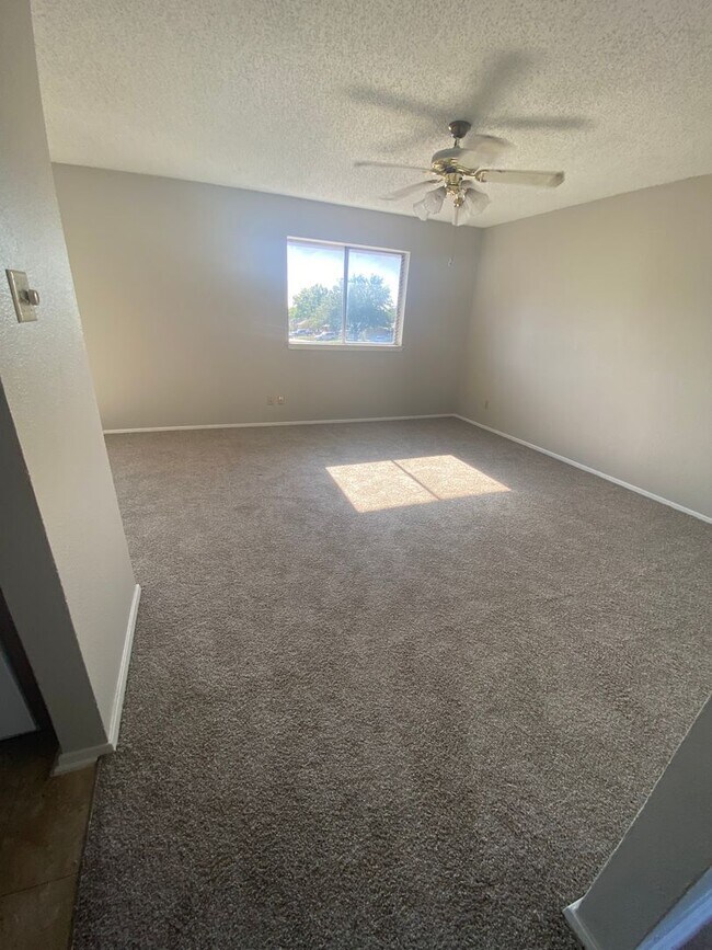 Photo - 5510 Brookview Ct Unidad # C - 2nd floor