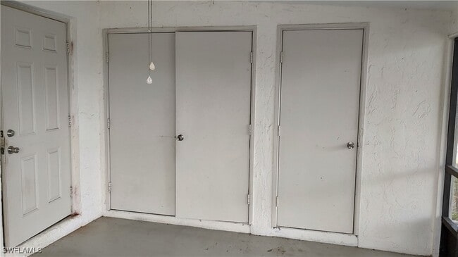 Building Photo - 585 106th Ave N