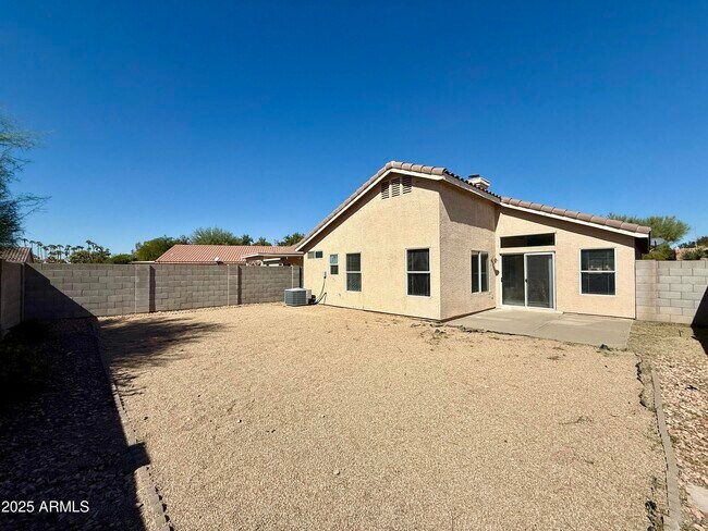 Photo - 10527 W Windsor Blvd