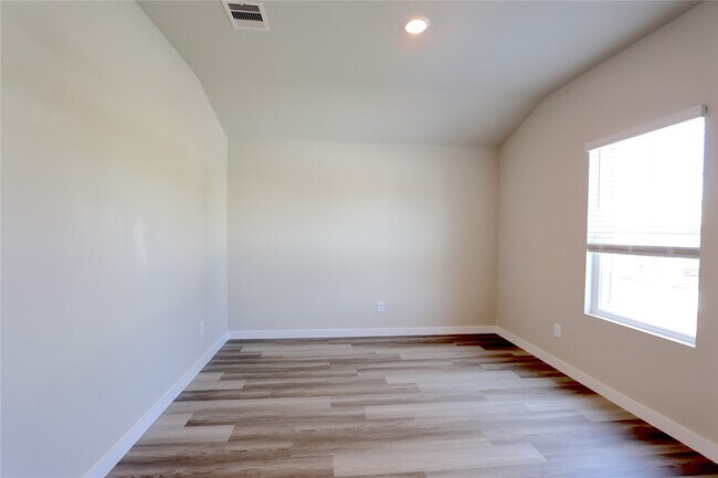 1539 King Rnch Rd
