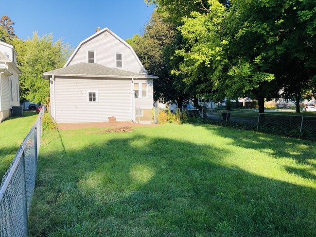 Fenced back yard - 213 Moir St